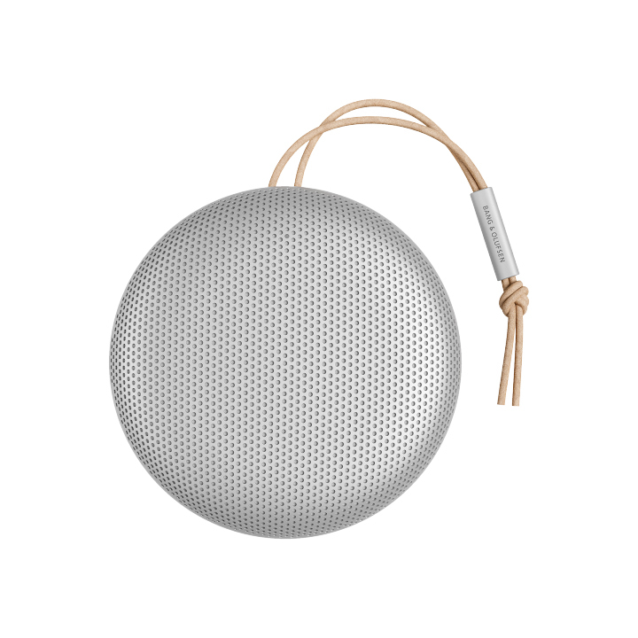 Zdjęcie do “Bang & Olufsen BEOSOUND A1 Grey Mist (2nd Gen) - przenośny głośnik”.
