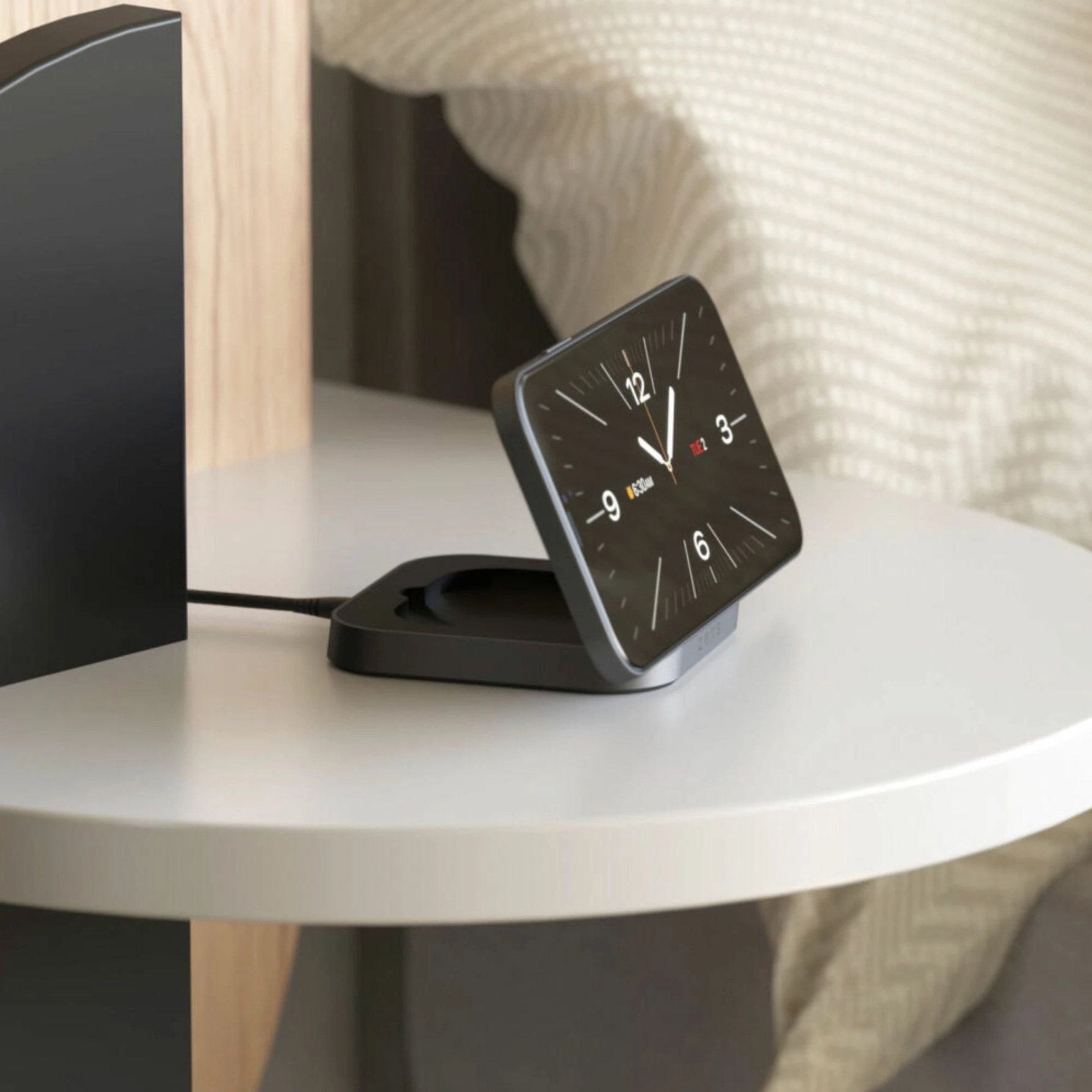 Zdjęcie do “ZENS Nightstand Charger 20W Czarna - ładowarka indukcyjna”.