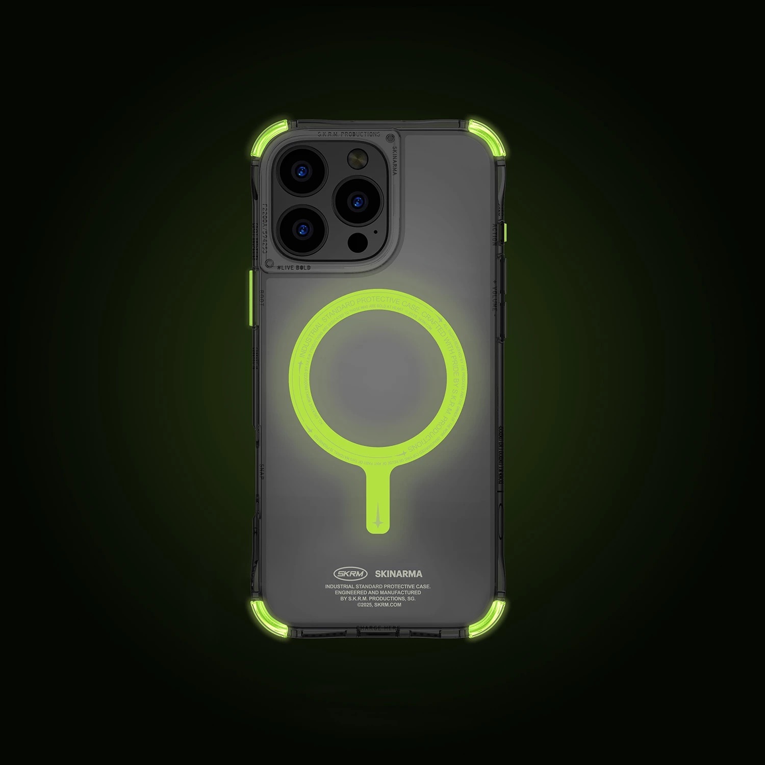 Zdjęcie do “Skinarma Saido MagSafe zielony - etui iPhone 16 Pro”.