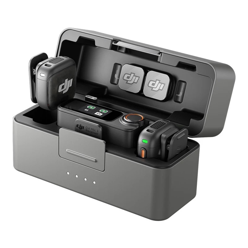 Zdjęcie do “DJI Mic 3 (2 TX+ 1 RX) - zestaw mikrofonów bezprzewodowych”.