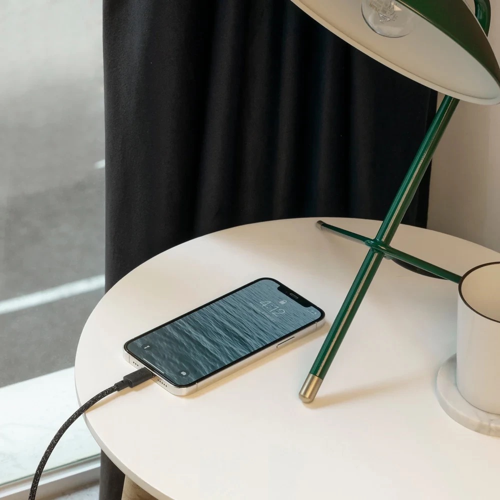 Zdjęcie do “Native Union Belt Cable XL USB-C to Lightning 3m Czarny - kabel USB-C do lightning”.