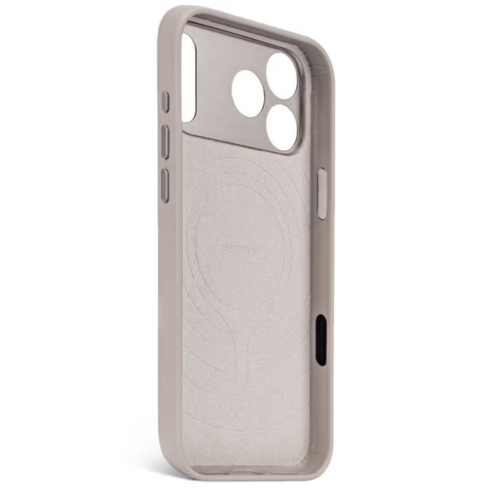 Zdjęcie do “DECODED Leather MagSafe beżowy - etui iPhone 17 Pro”.