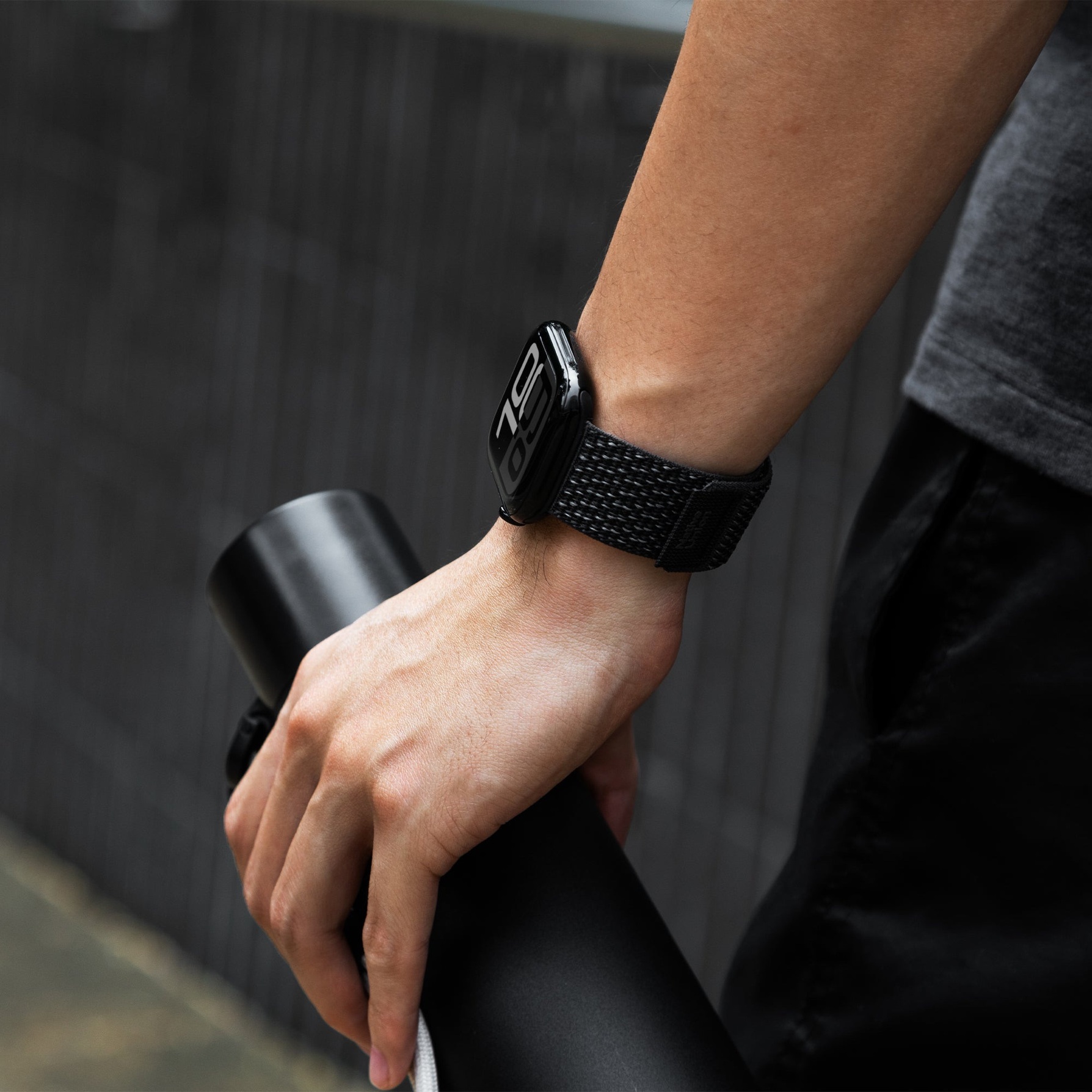 Zdjęcie do “Native Union Active Watch LOOP czarny - pasek Apple Watch 38/40/41/42mm”.