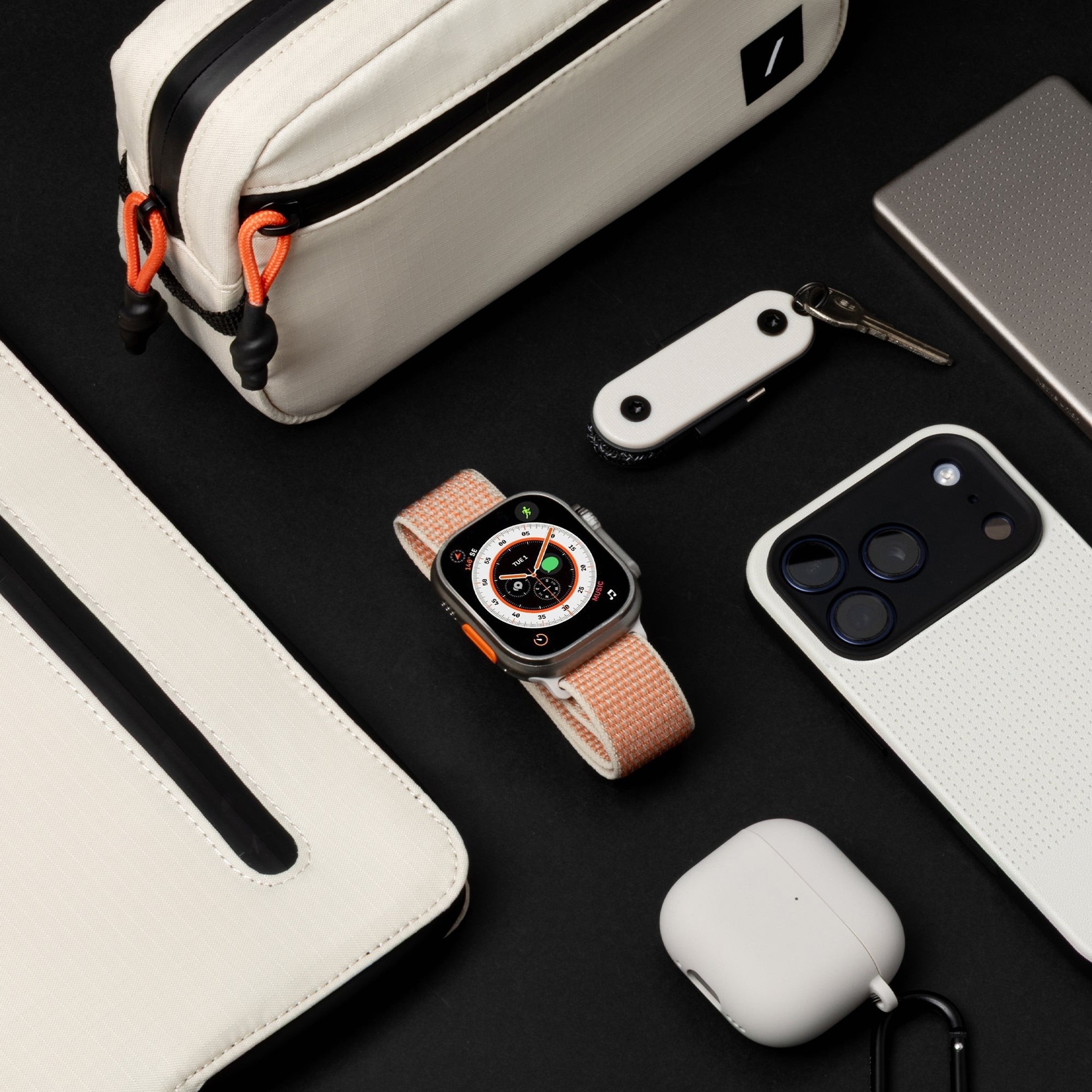 Zdjęcie do “Native Union Active Watch LOOP ciemna zieleń - pasek Apple Watch Ultra 44/45/46/49mm”.