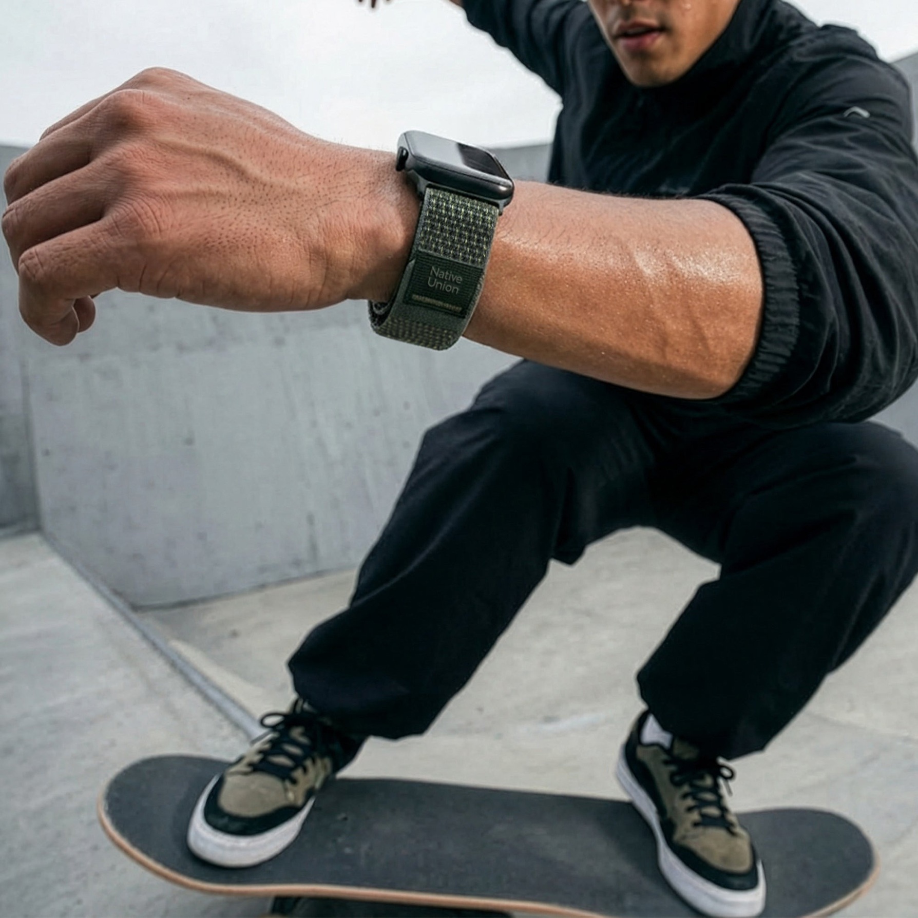 Zdjęcie do “Native Union Active Watch LOOP ciemna zieleń - pasek Apple Watch Ultra 44/45/46/49mm”.