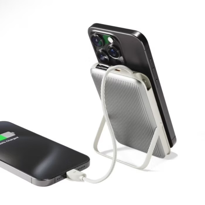 Zdjęcie do “Epico UltraPack 4in1 10000mAh Mag+ Watch szary - Powerbank”.