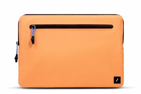 Zdjęcie do “Native union Ultralight Sleeve Morelowy - pokrowiec Macbook 14”.