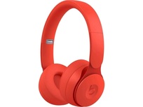 Zdjęcie do “Beats Solo Pro Wireless – More Matte Collection – słuchawki bezprzewodowe z redukcją szumów, czerwone - Produkt używany”.