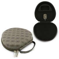 Zdjęcie do “Guess Carry Box brązowy - etui na słuchawki”.