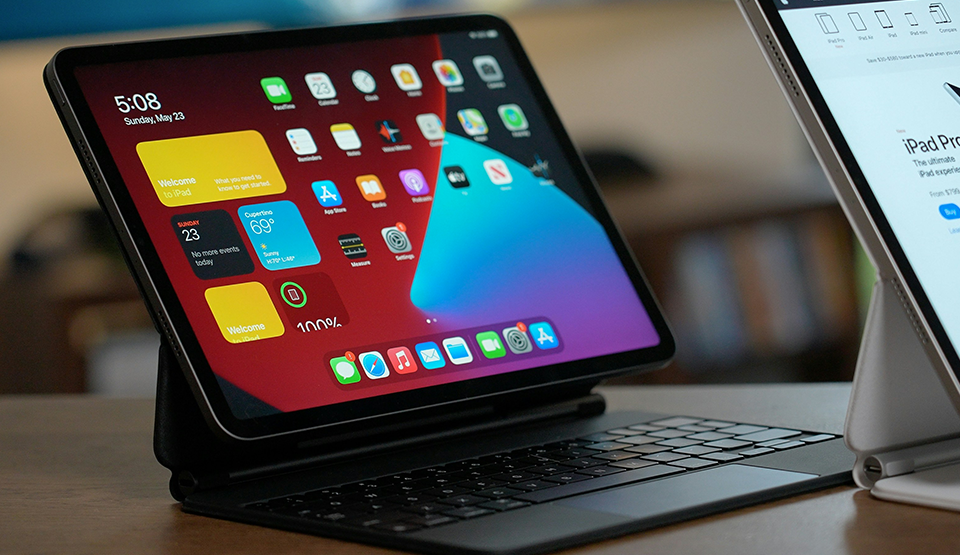 Zdjęcie do “iPad czy MacBook – co wybrać na studia?”.